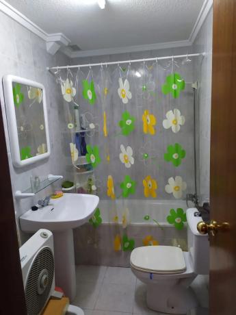 Piso en calle Hermanos Bazan, 90