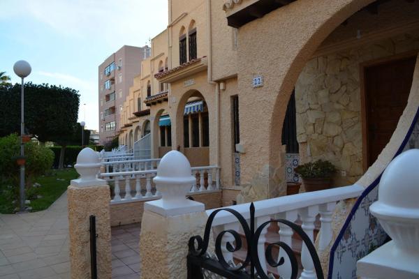 Chalet pareado en avenida Suiza, 63