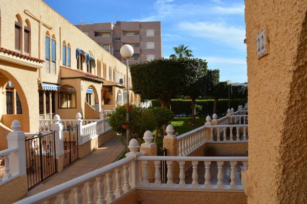 Chalet pareado en avenida Suiza, 63