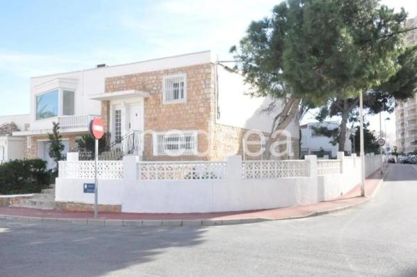 Casa independiente en calle Soria, 84