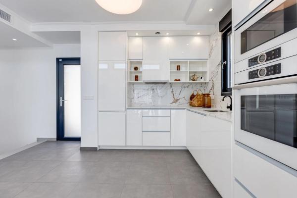 Casa independiente en avenida de los Europeos s/n