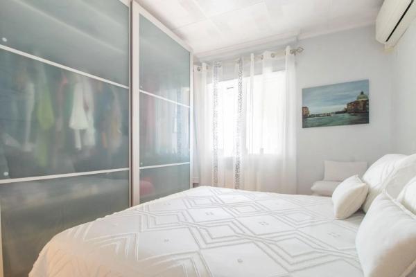 Chalet adosado en calle Lejona, 62