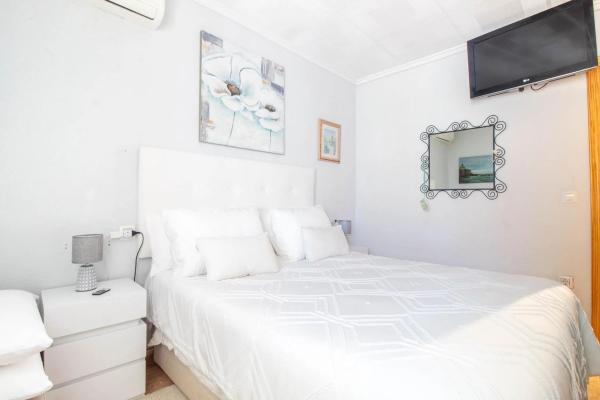 Chalet adosado en calle Lejona, 62