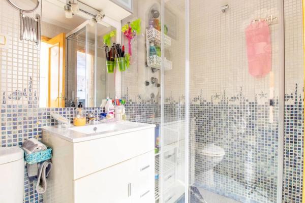 Chalet adosado en calle Lejona, 62