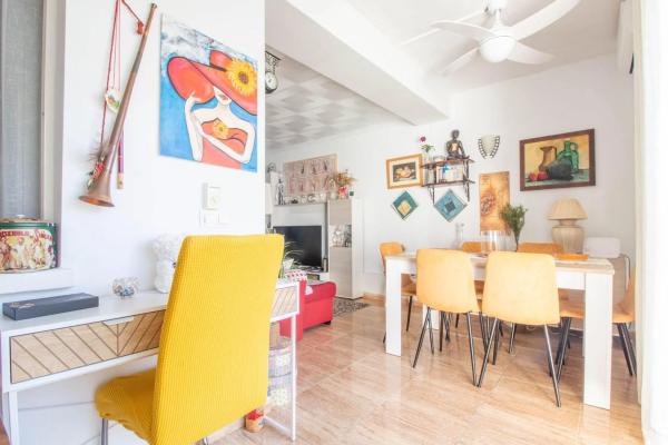 Chalet adosado en calle Lejona, 62