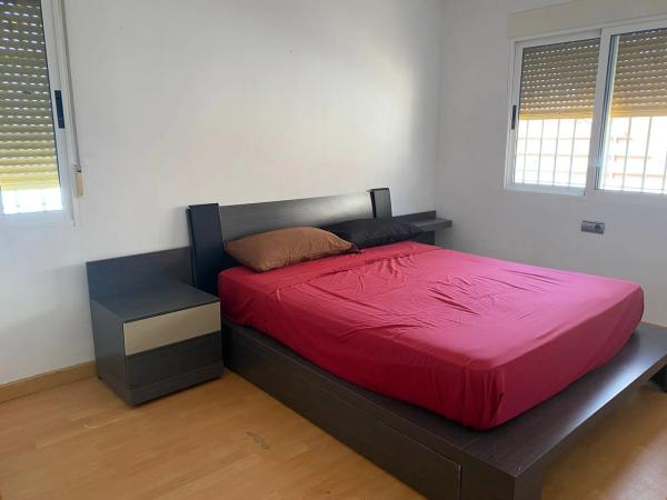 Casa independiente en calle Ucrania, 4