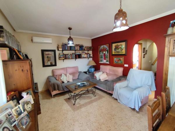 Casa independiente en avenida de las Cortes Valencianas