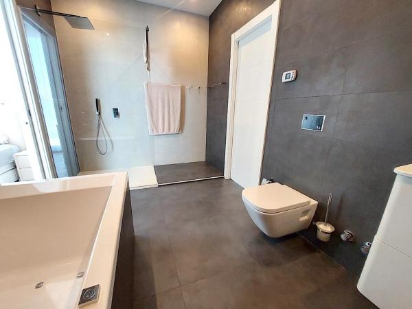 Casa independiente en plaza del Ruiseñor, 44