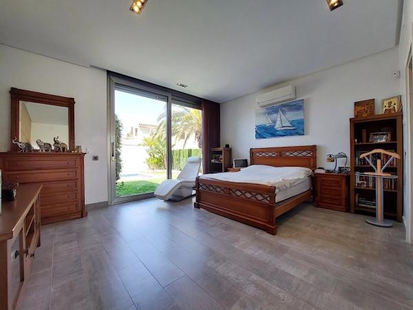 Casa independiente en plaza del Ruiseñor, 44