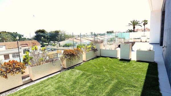 Casa independiente en plaza del Ruiseñor, 44