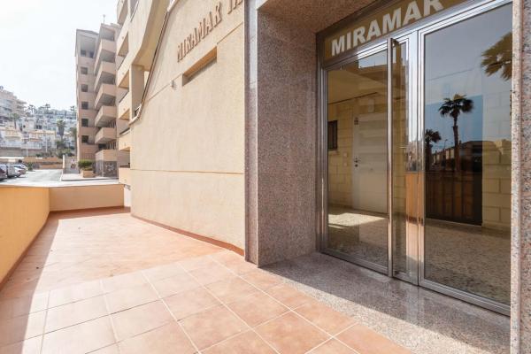 Piso en avenida de las Sirenas