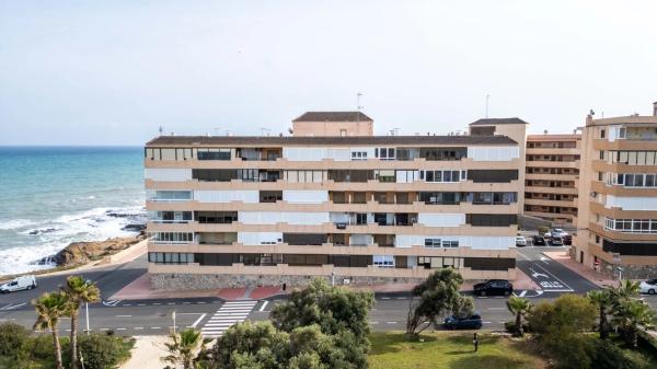 Piso en avenida de las Sirenas