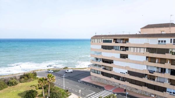 Piso en avenida de las Sirenas