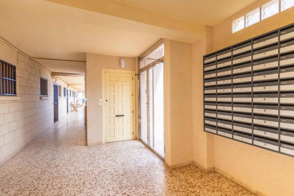 Piso en avenida de las Sirenas