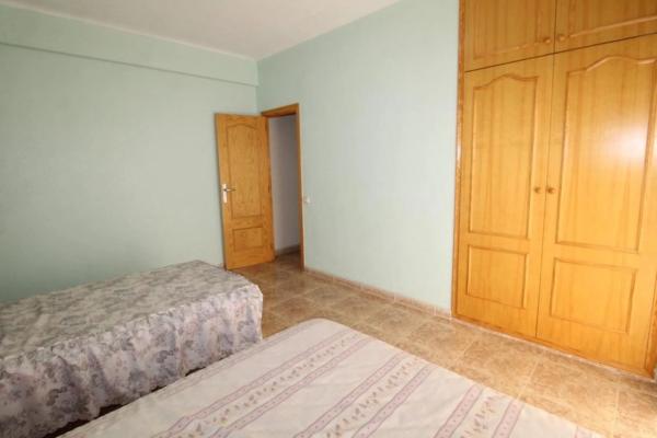 Casa independiente en avenida Alfredo Nobel