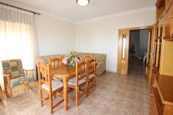 Casa independiente en avenida Alfredo Nobel