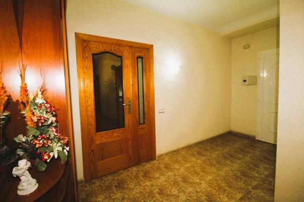 Casa independiente en avenida Alfredo Nobel