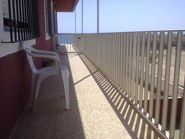 Chalet pareado en avenida Alfred Nobel, 106