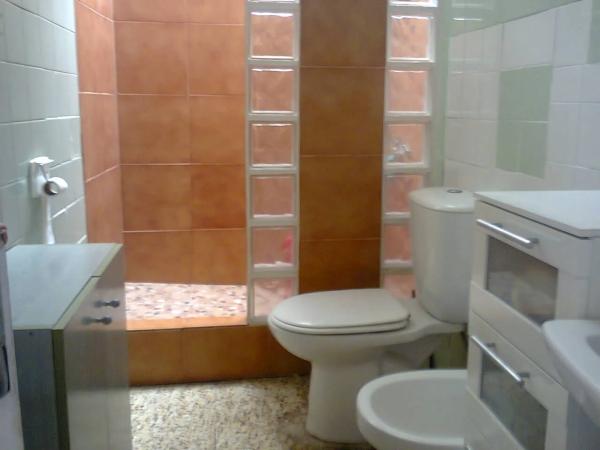 Chalet pareado en avenida Alfred Nobel, 106