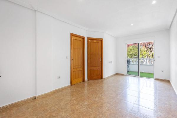 Piso en calle Zoa, 73