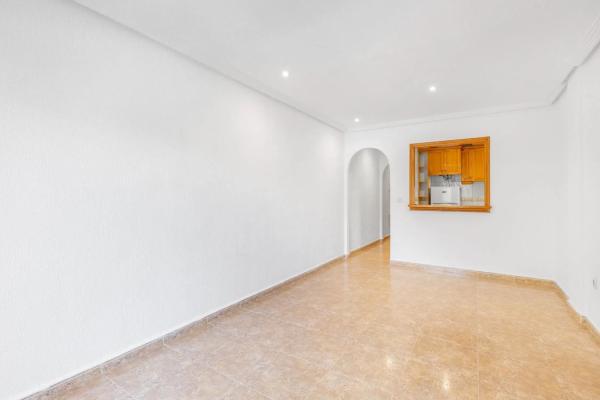 Piso en calle Zoa, 73