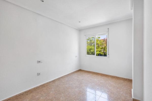 Piso en calle Zoa, 73