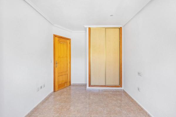 Piso en calle Zoa, 73