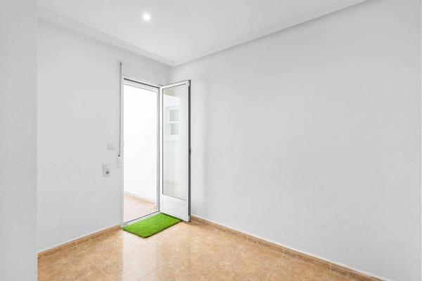 Piso en calle Zoa, 73