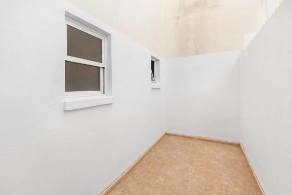 Piso en calle Zoa, 73