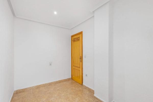 Piso en calle Zoa, 73