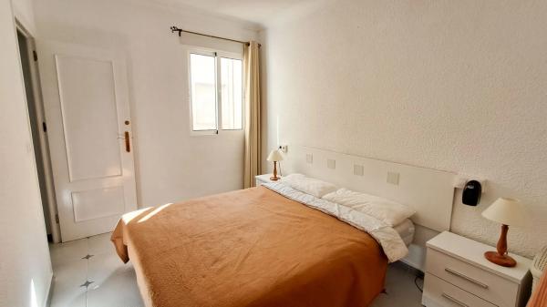 Chalet adosado en calle Pleamar, 4