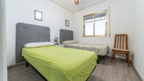 Piso en calle Rafal, 23