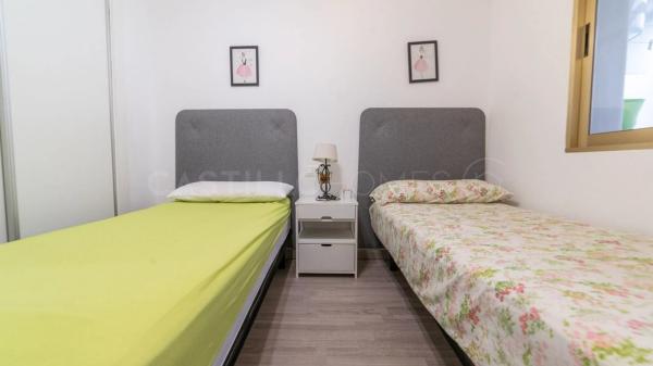 Piso en calle Rafal, 23