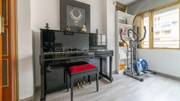 Piso en calle Rafal, 23