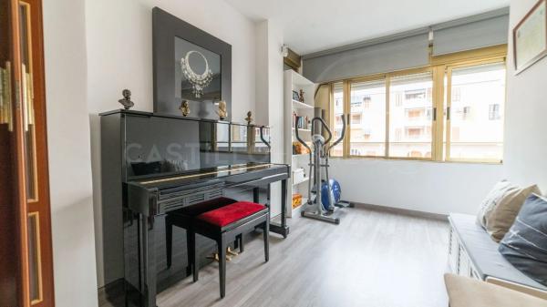 Piso en calle Rafal, 23