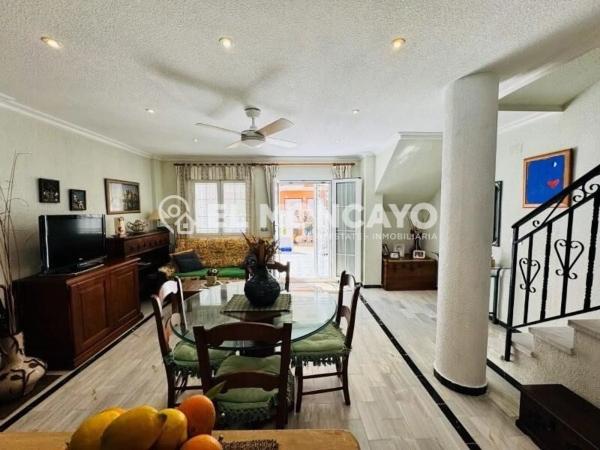 Casa independiente en calle Emperadores