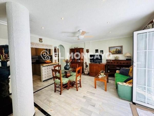 Casa independiente en calle Emperadores