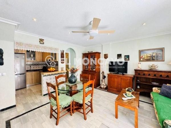 Casa independiente en calle Emperadores