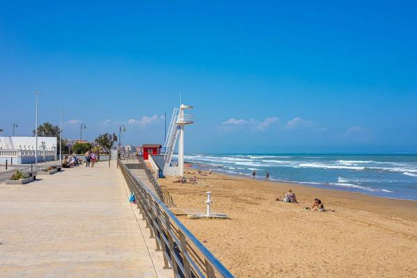 Casa independiente en avenida de inglaterra