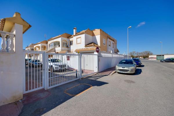 Dúplex en calle Cesar Rodriguez Mateo, 3