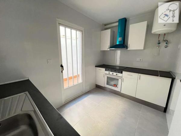 Chalet pareado en calle Aida, 285