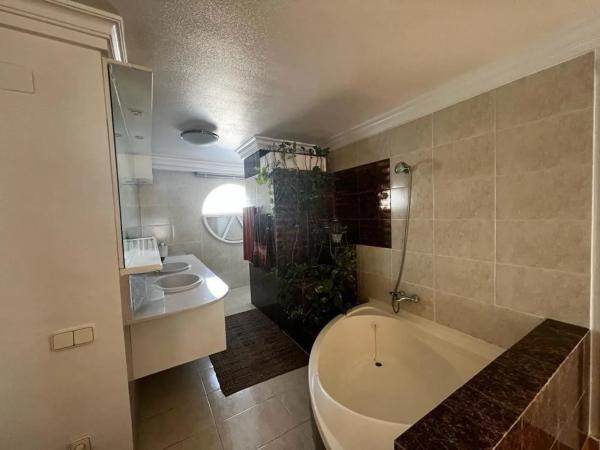 Casa independiente en calle Jorge Manrique