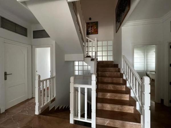 Casa independiente en calle Jorge Manrique