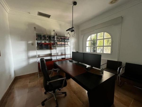 Casa independiente en calle Jorge Manrique