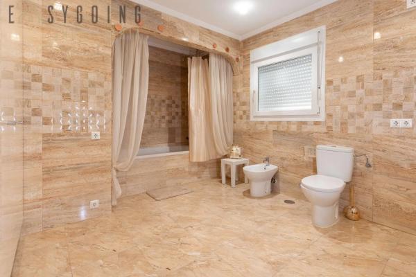 Chalet adosado en calle Amazonas Bal