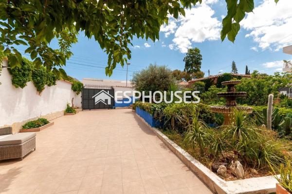 Chalet en Barrio Los Balcones - Los Altos del Edén