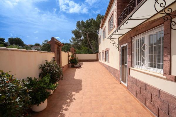 Casa independiente en avenida Tomas Martinez Domenech