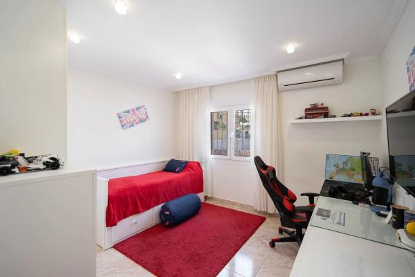 Casa independiente en avenida Tomas Martinez Domenech