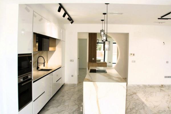 Chalet en calle Varsovia Bal, 1