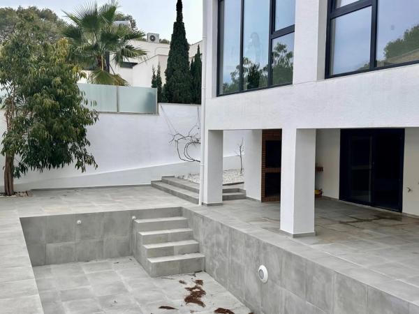 Chalet en calle Varsovia Bal, 1